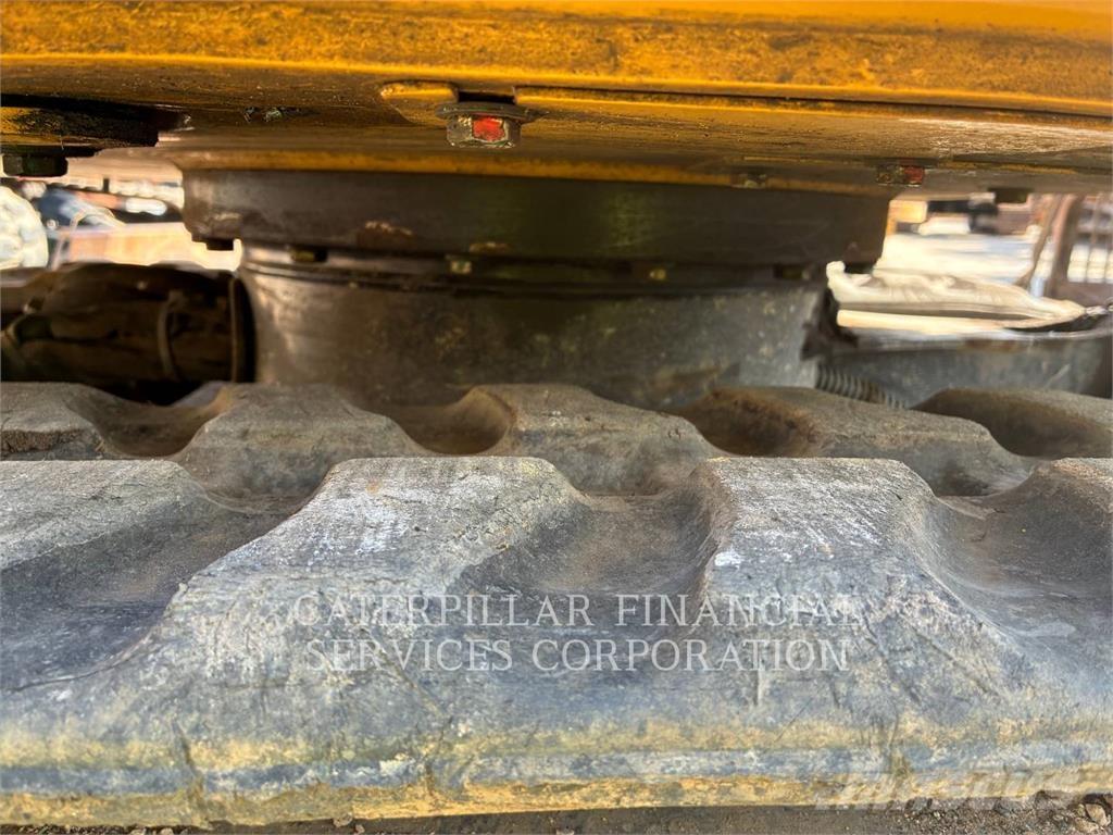 CAT 301.6-05 大型油圧ショベル12t以上（パワーショベル・ユンボ）