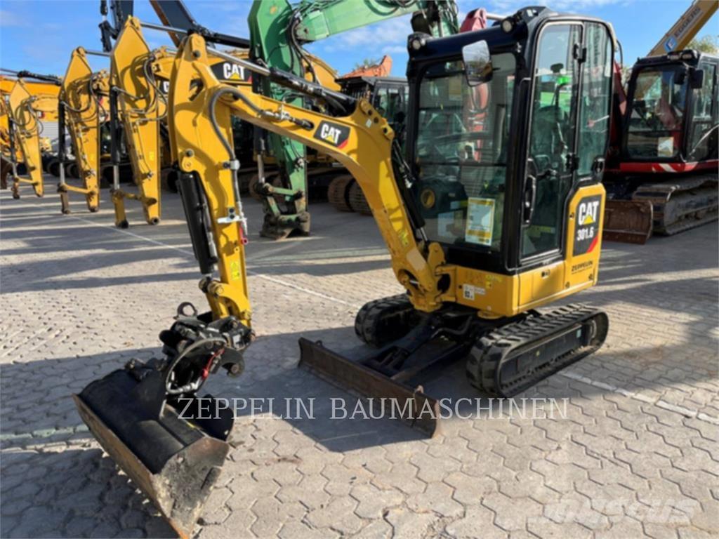 CAT 301.6-05A 大型油圧ショベル12t以上（パワーショベル・ユンボ）