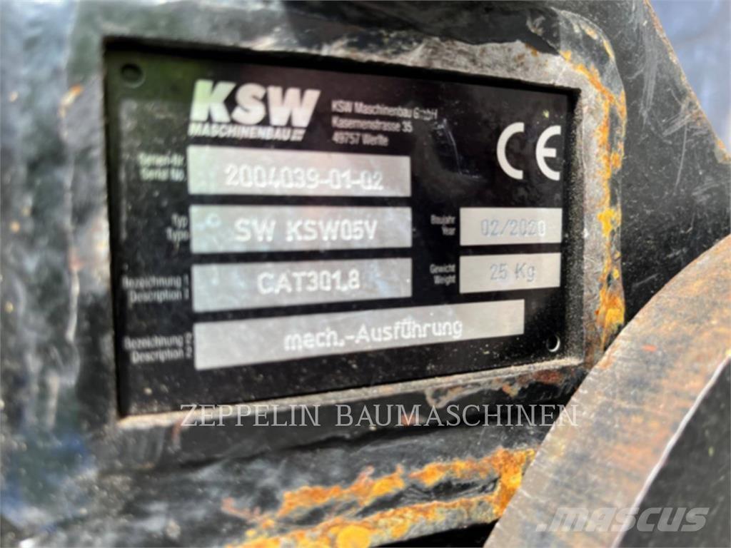 CAT 301.6-05A 大型油圧ショベル12t以上（パワーショベル・ユンボ）