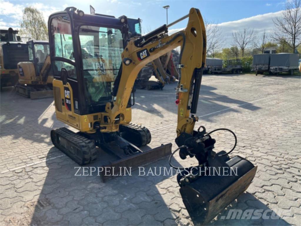CAT 301.6-05A 大型油圧ショベル12t以上（パワーショベル・ユンボ）
