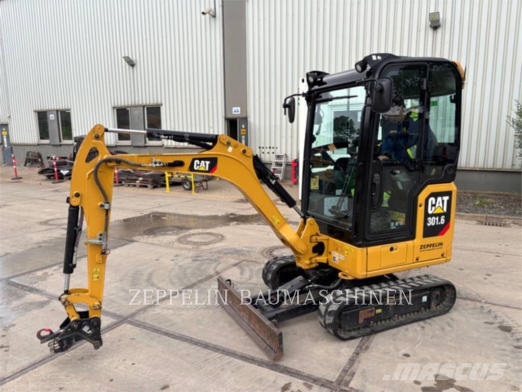 CAT 301.6-05A 大型油圧ショベル12t以上（パワーショベル・ユンボ）