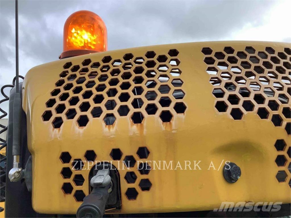 CAT 301.605 大型油圧ショベル12t以上（パワーショベル・ユンボ）