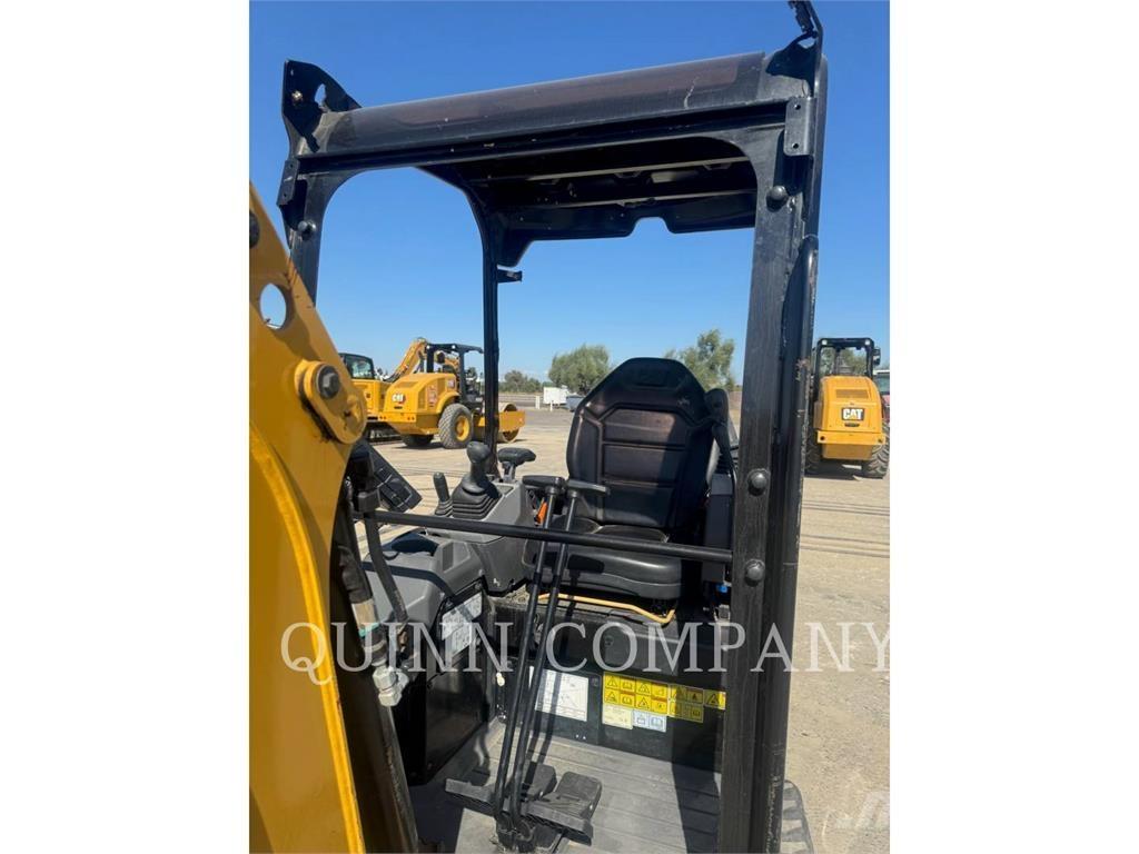 CAT 301.7 大型油圧ショベル12t以上（パワーショベル・ユンボ）