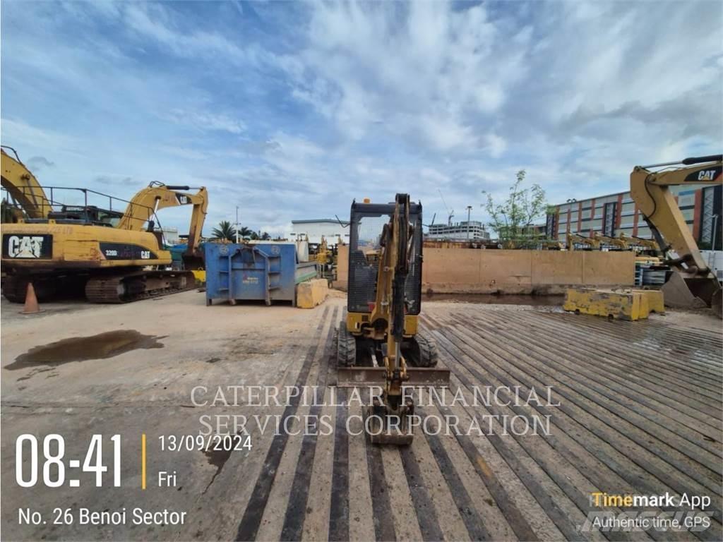 CAT 301.7-05CR 大型油圧ショベル12t以上（パワーショベル・ユンボ）