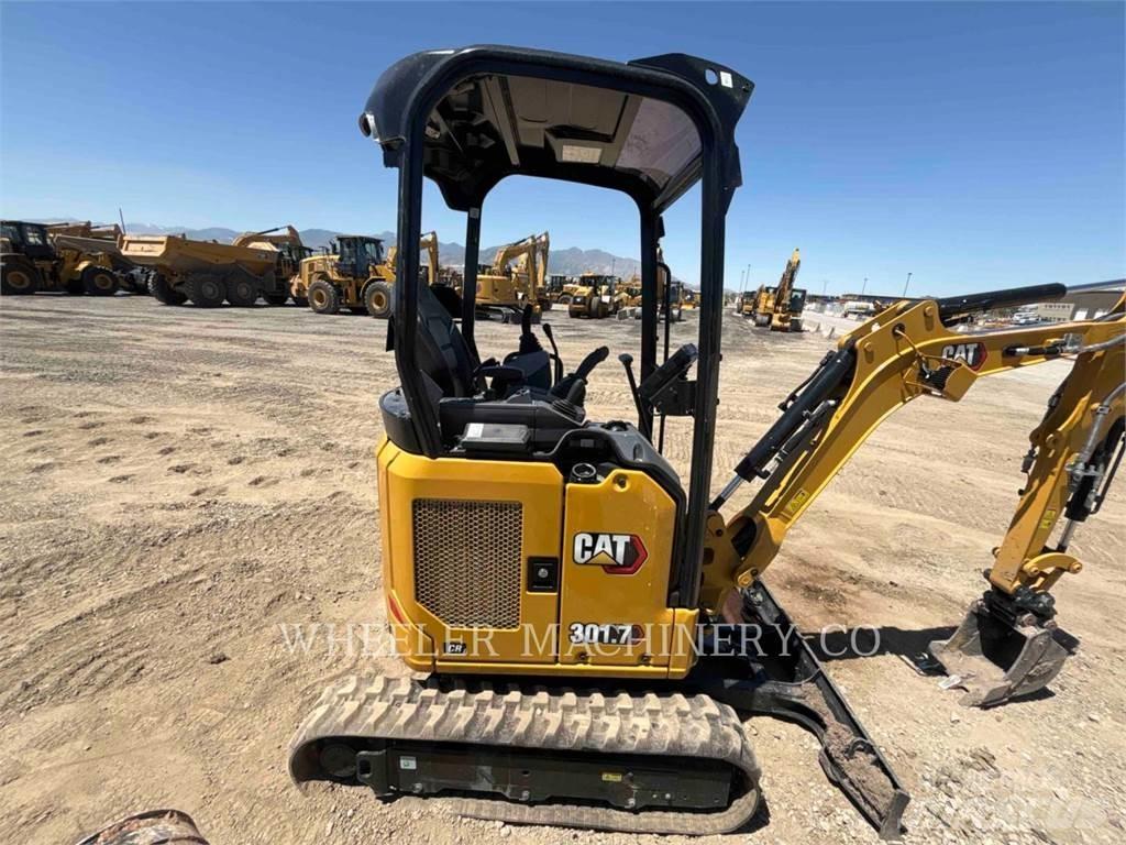 CAT 301.7 C1 大型油圧ショベル12t以上（パワーショベル・ユンボ）