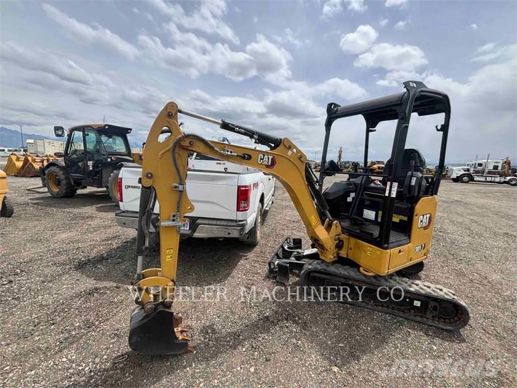 CAT 301.7 C1 大型油圧ショベル12t以上（パワーショベル・ユンボ）