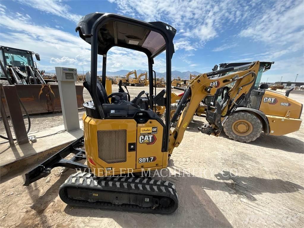 CAT 301.7 C1TH 大型油圧ショベル12t以上（パワーショベル・ユンボ）