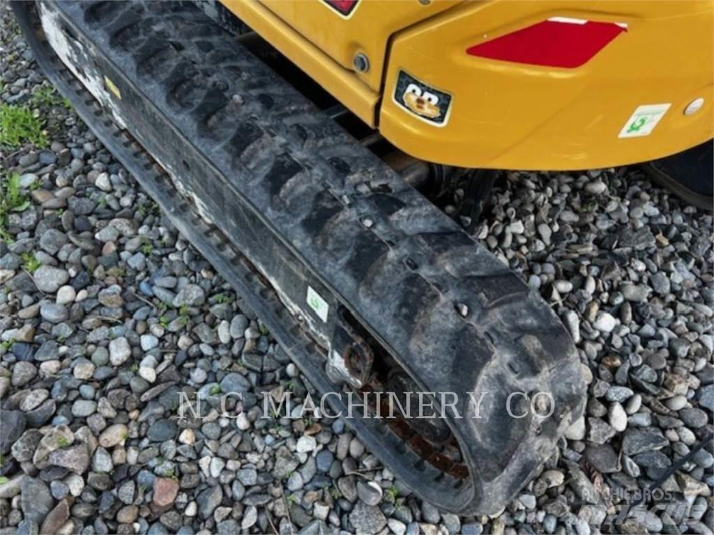 CAT 301.7 CRCN 大型油圧ショベル12t以上（パワーショベル・ユンボ）