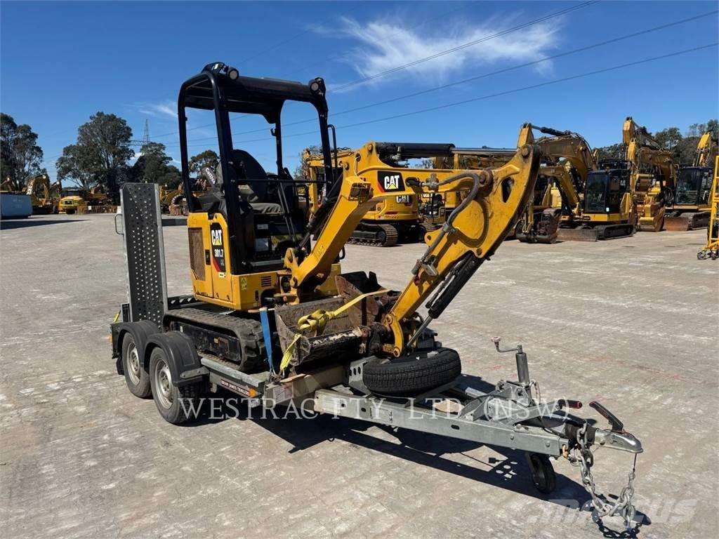CAT 301.7CR 大型油圧ショベル12t以上（パワーショベル・ユンボ）