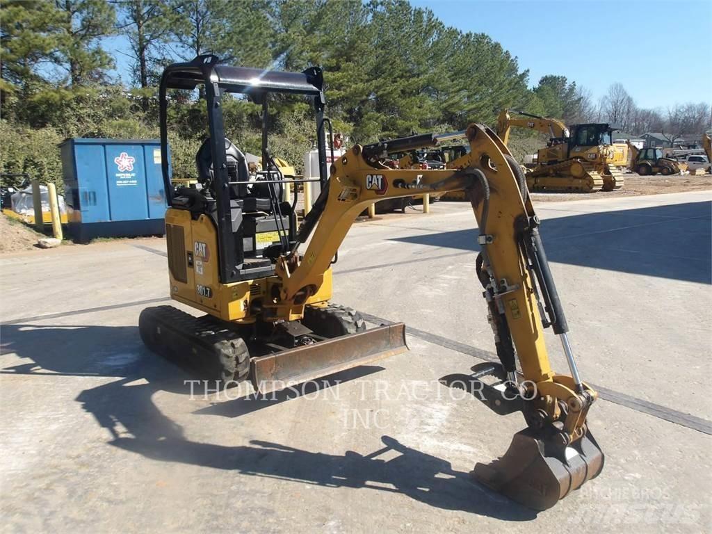 CAT 301.7CR 大型油圧ショベル12t以上（パワーショベル・ユンボ）