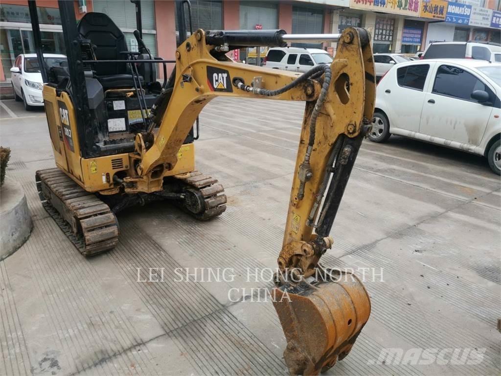 CAT 301.7CR 大型油圧ショベル12t以上（パワーショベル・ユンボ）