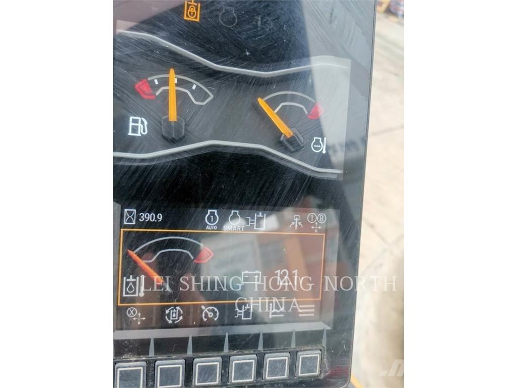 CAT 301.7CR 大型油圧ショベル12t以上（パワーショベル・ユンボ）