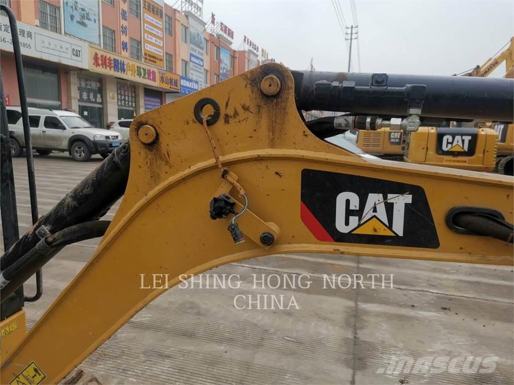 CAT 301.7CR 大型油圧ショベル12t以上（パワーショベル・ユンボ）