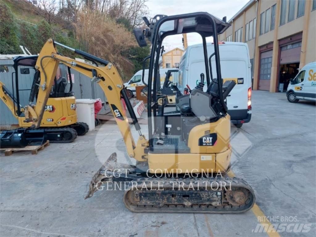 CAT 301.7D 大型油圧ショベル12t以上（パワーショベル・ユンボ）