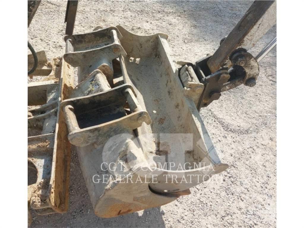 CAT 301.7D 大型油圧ショベル12t以上（パワーショベル・ユンボ）