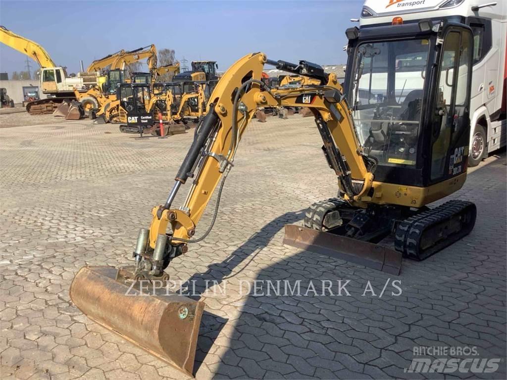 CAT 301.7D 大型油圧ショベル12t以上（パワーショベル・ユンボ）