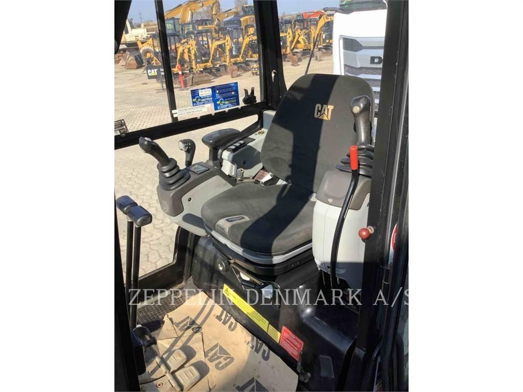 CAT 301.7D 大型油圧ショベル12t以上（パワーショベル・ユンボ）