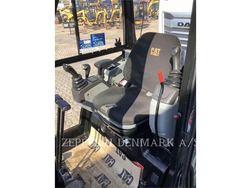 CAT 301.7D 大型油圧ショベル12t以上（パワーショベル・ユンボ）