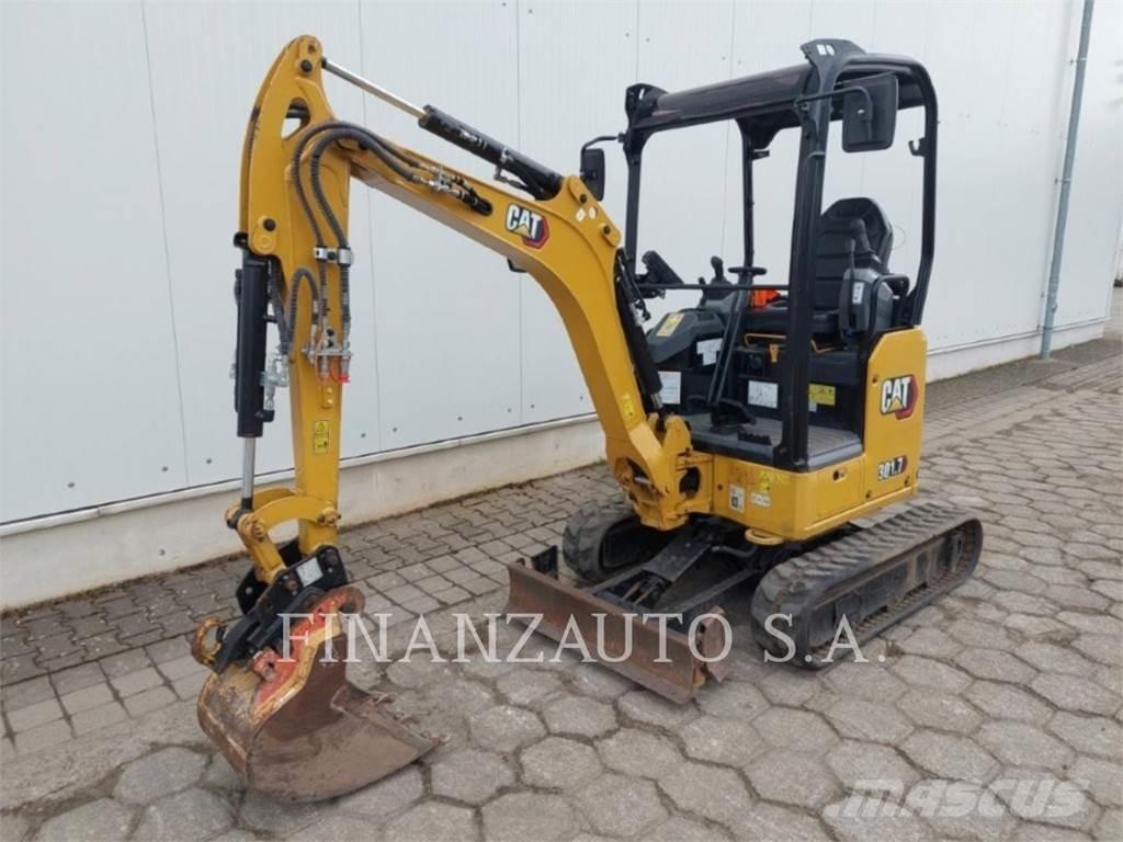 CAT 301.7D 大型油圧ショベル12t以上（パワーショベル・ユンボ）