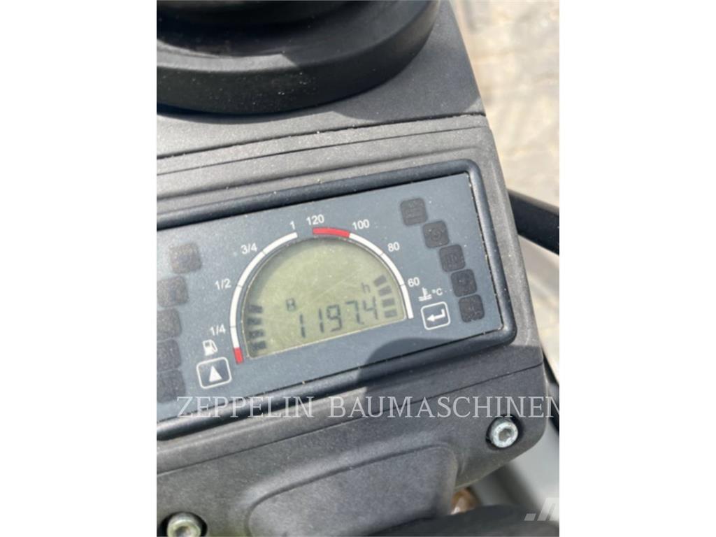 CAT 301.7D 大型油圧ショベル12t以上（パワーショベル・ユンボ）