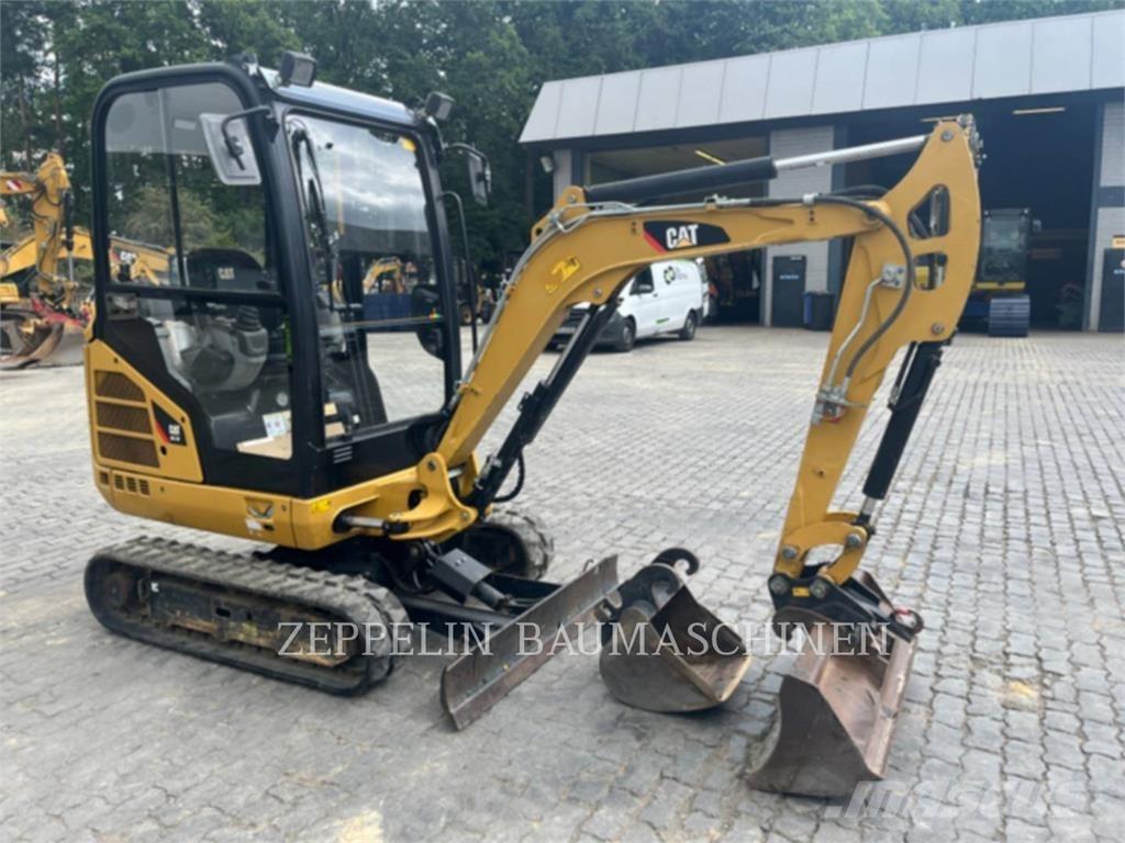 CAT 301.7D 大型油圧ショベル12t以上（パワーショベル・ユンボ）