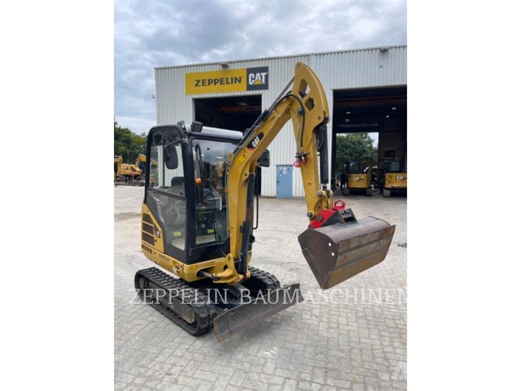 CAT 301.7D 大型油圧ショベル12t以上（パワーショベル・ユンボ）