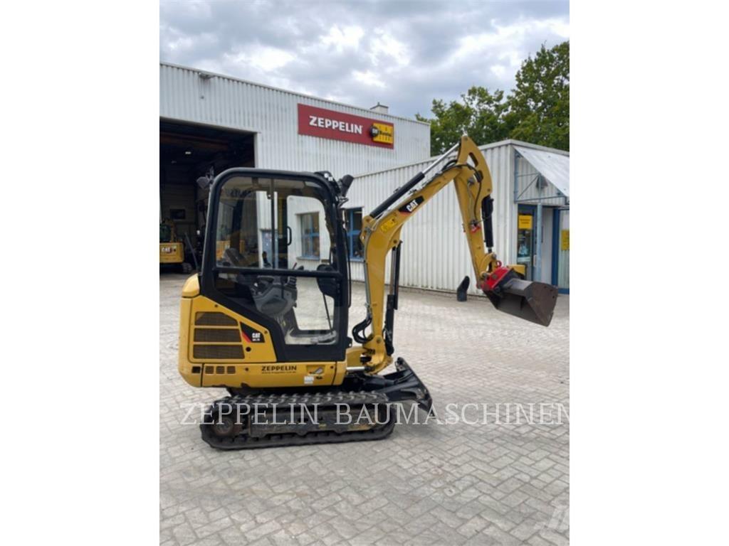 CAT 301.7D 大型油圧ショベル12t以上（パワーショベル・ユンボ）