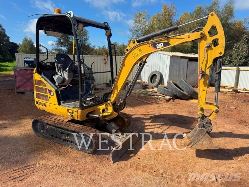 CAT 301.7D 大型油圧ショベル12t以上（パワーショベル・ユンボ）