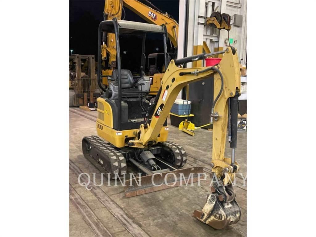 CAT 301.7D CR 大型油圧ショベル12t以上（パワーショベル・ユンボ）
