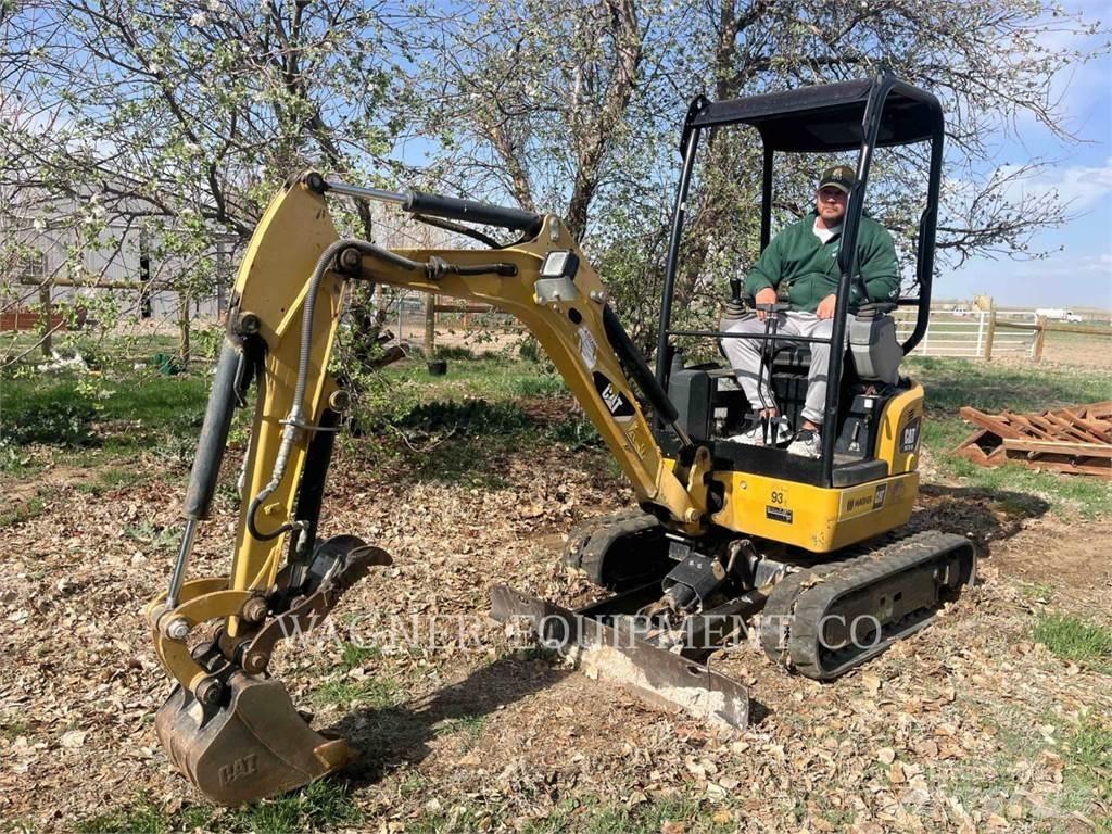 CAT 301.7D CR 大型油圧ショベル12t以上（パワーショベル・ユンボ）