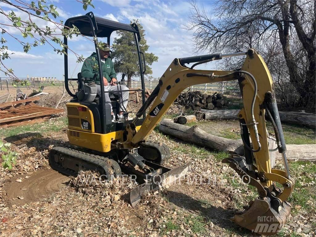 CAT 301.7D CR 大型油圧ショベル12t以上（パワーショベル・ユンボ）