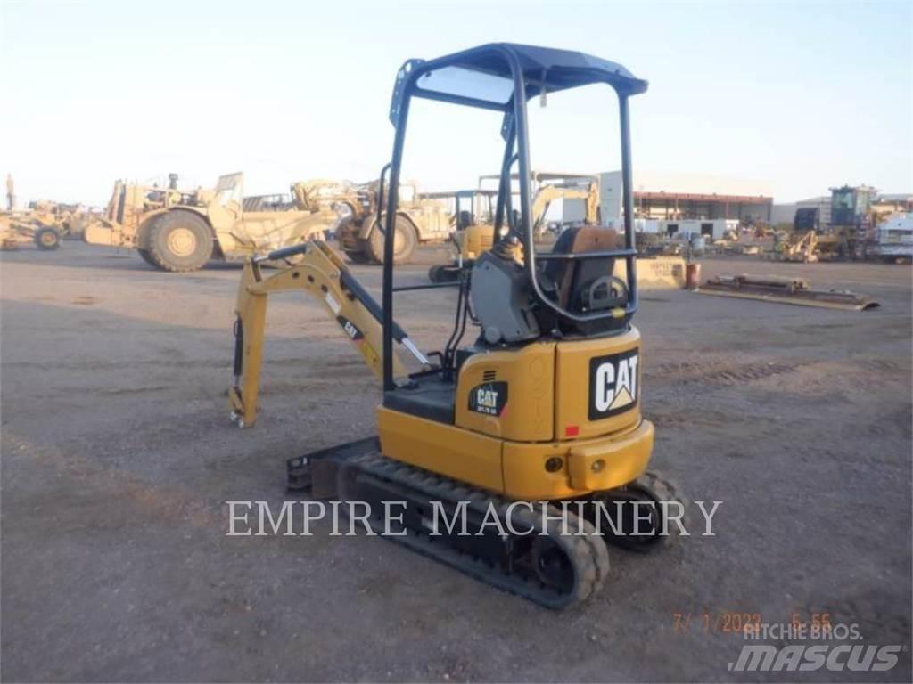 CAT 301.7D CR 大型油圧ショベル12t以上（パワーショベル・ユンボ）