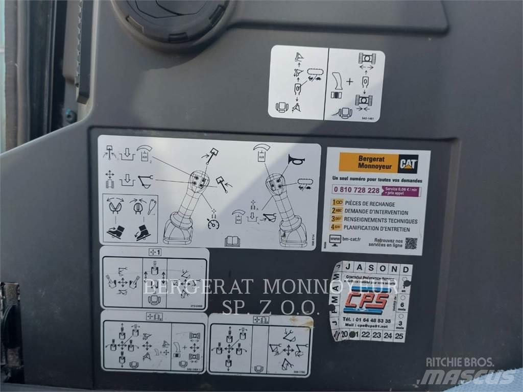 CAT 301.8 大型油圧ショベル12t以上（パワーショベル・ユンボ）