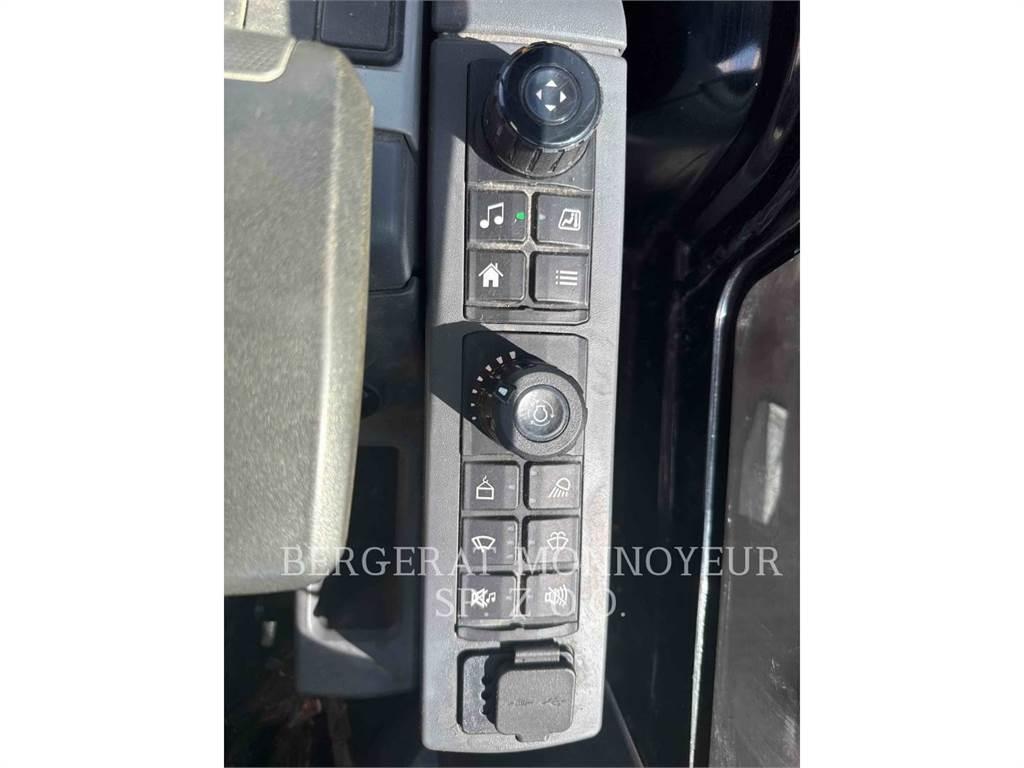 CAT 301.8 大型油圧ショベル12t以上（パワーショベル・ユンボ）
