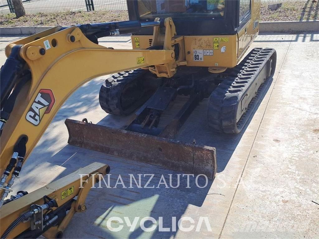 CAT 301.8 大型油圧ショベル12t以上（パワーショベル・ユンボ）