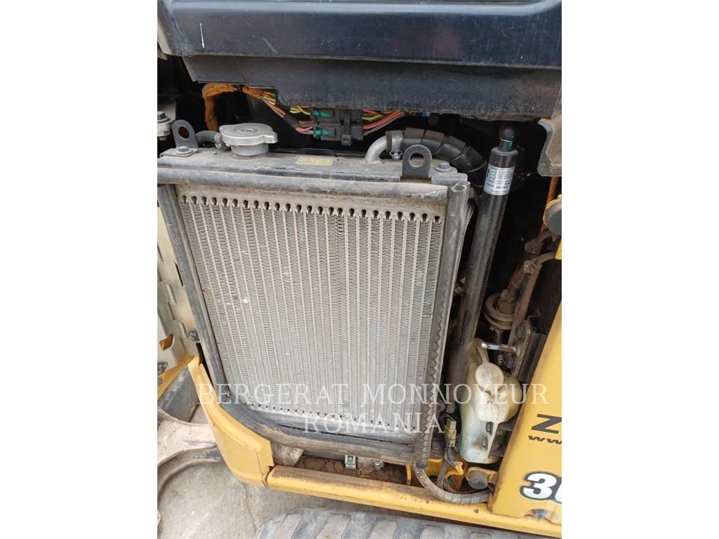 CAT 301.8-05 大型油圧ショベル12t以上（パワーショベル・ユンボ）