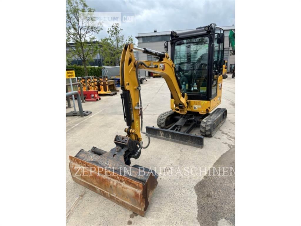 CAT 301.8-05A 大型油圧ショベル12t以上（パワーショベル・ユンボ）