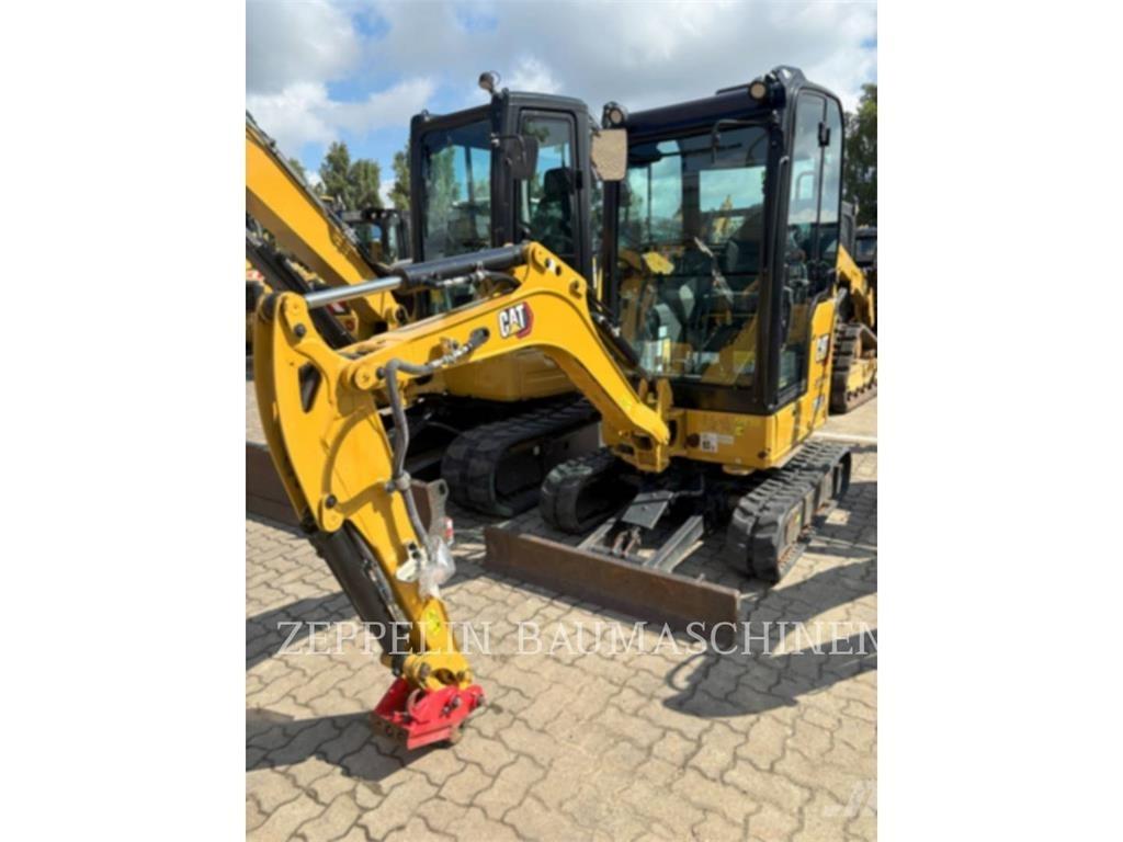 CAT 301.8-05A 大型油圧ショベル12t以上（パワーショベル・ユンボ）