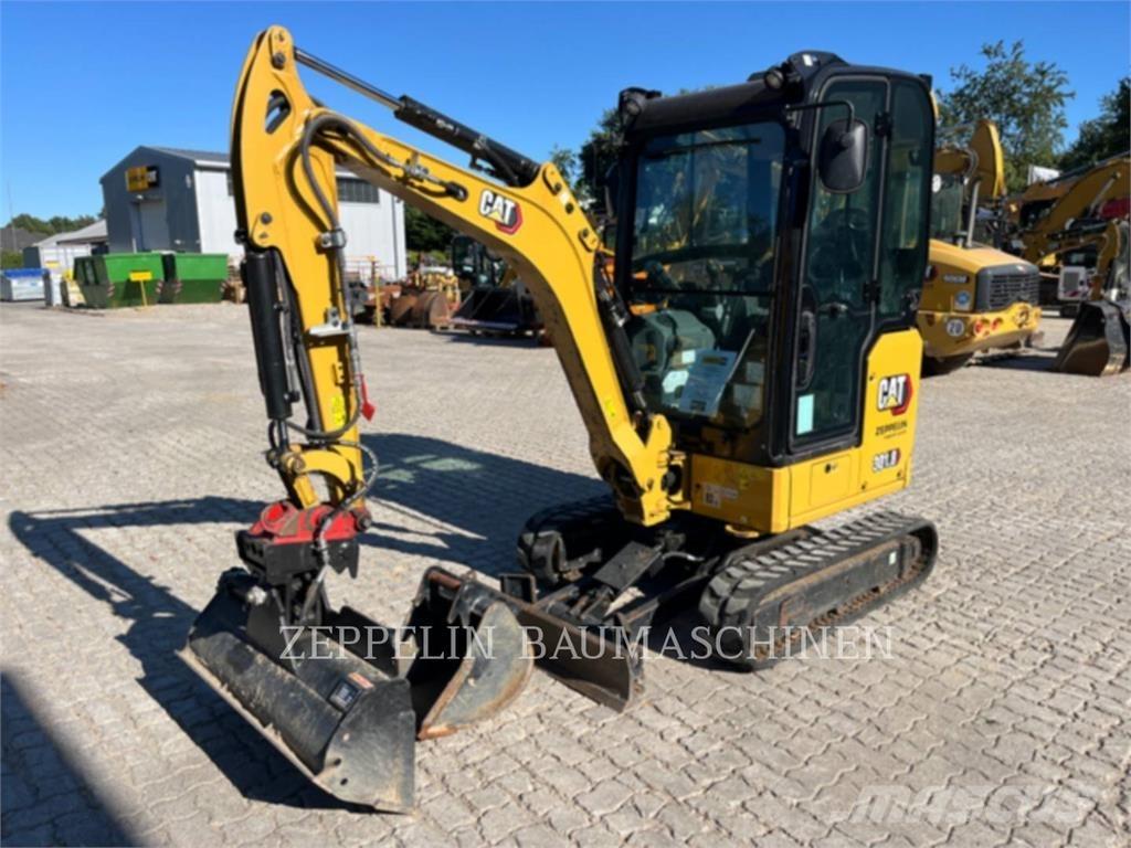 CAT 301.8-05A 大型油圧ショベル12t以上（パワーショベル・ユンボ）