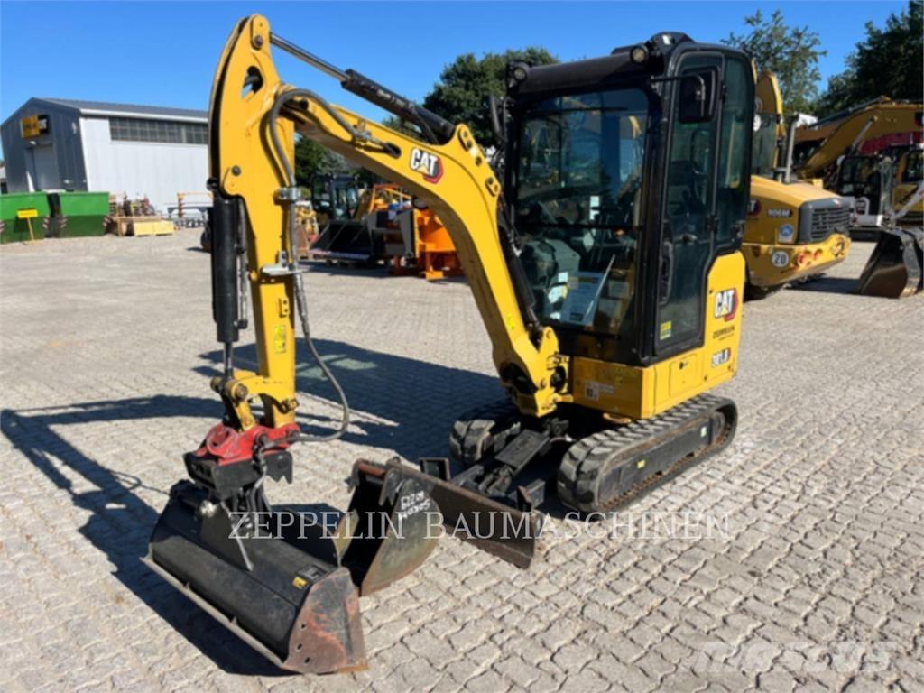 CAT 301.8-05A 大型油圧ショベル12t以上（パワーショベル・ユンボ）