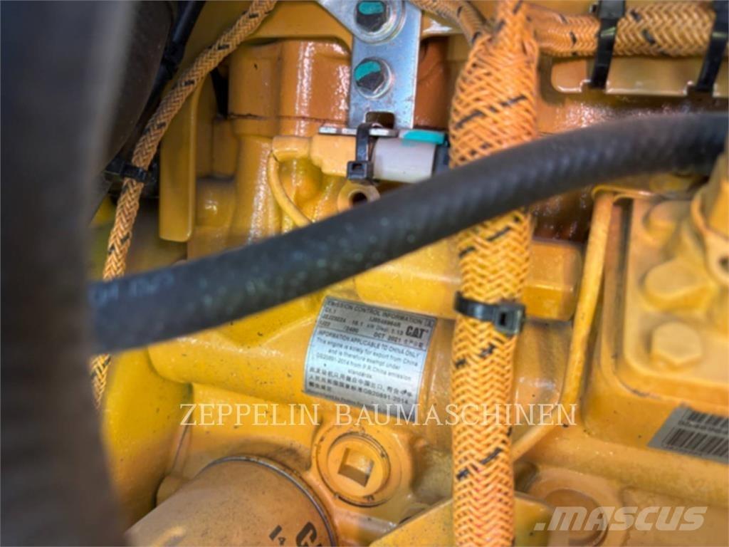 CAT 301.8-05A 大型油圧ショベル12t以上（パワーショベル・ユンボ）