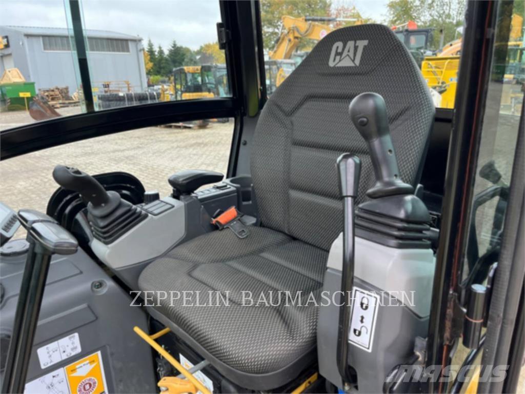 CAT 301.8-05A 大型油圧ショベル12t以上（パワーショベル・ユンボ）