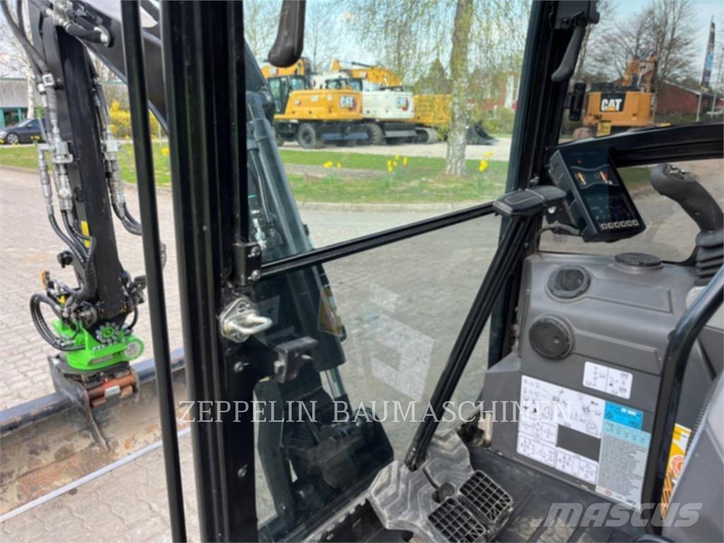 CAT 302-05A CR 大型油圧ショベル12t以上（パワーショベル・ユンボ）