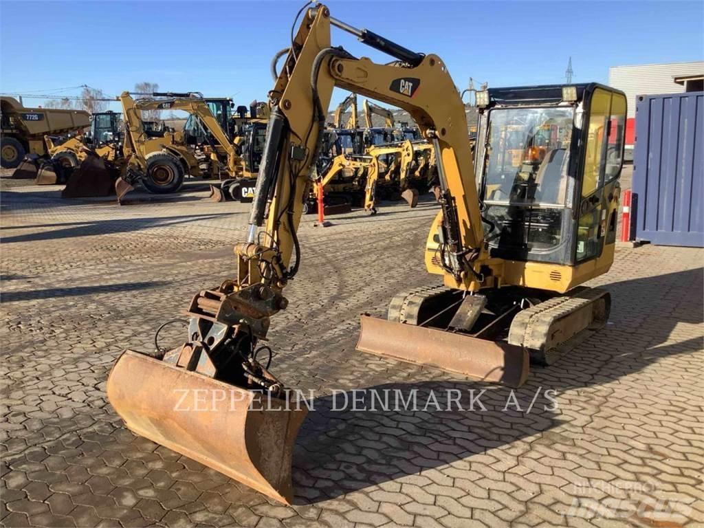 CAT 302.5C 大型油圧ショベル12t以上（パワーショベル・ユンボ）