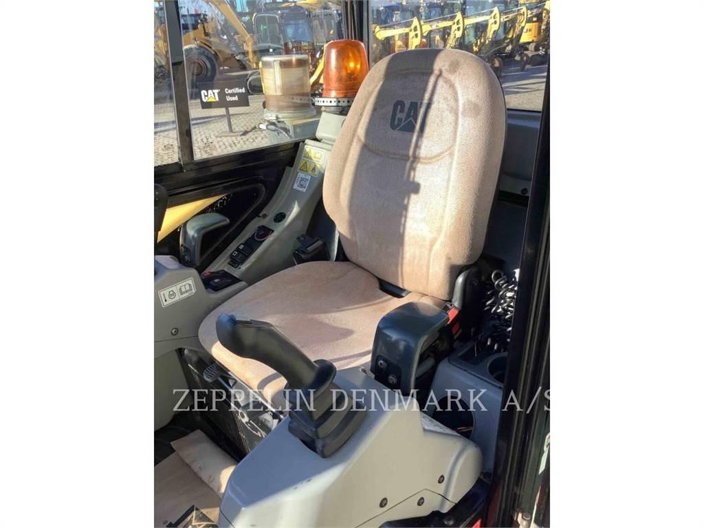 CAT 302.5C 大型油圧ショベル12t以上（パワーショベル・ユンボ）