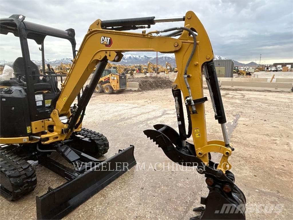 CAT 302.7 C1TH 大型油圧ショベル12t以上（パワーショベル・ユンボ）