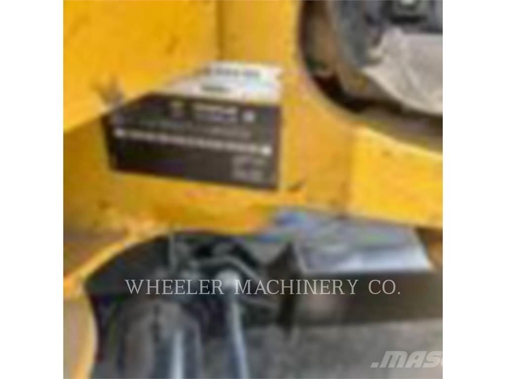 CAT 302.7 C3 大型油圧ショベル12t以上（パワーショベル・ユンボ）