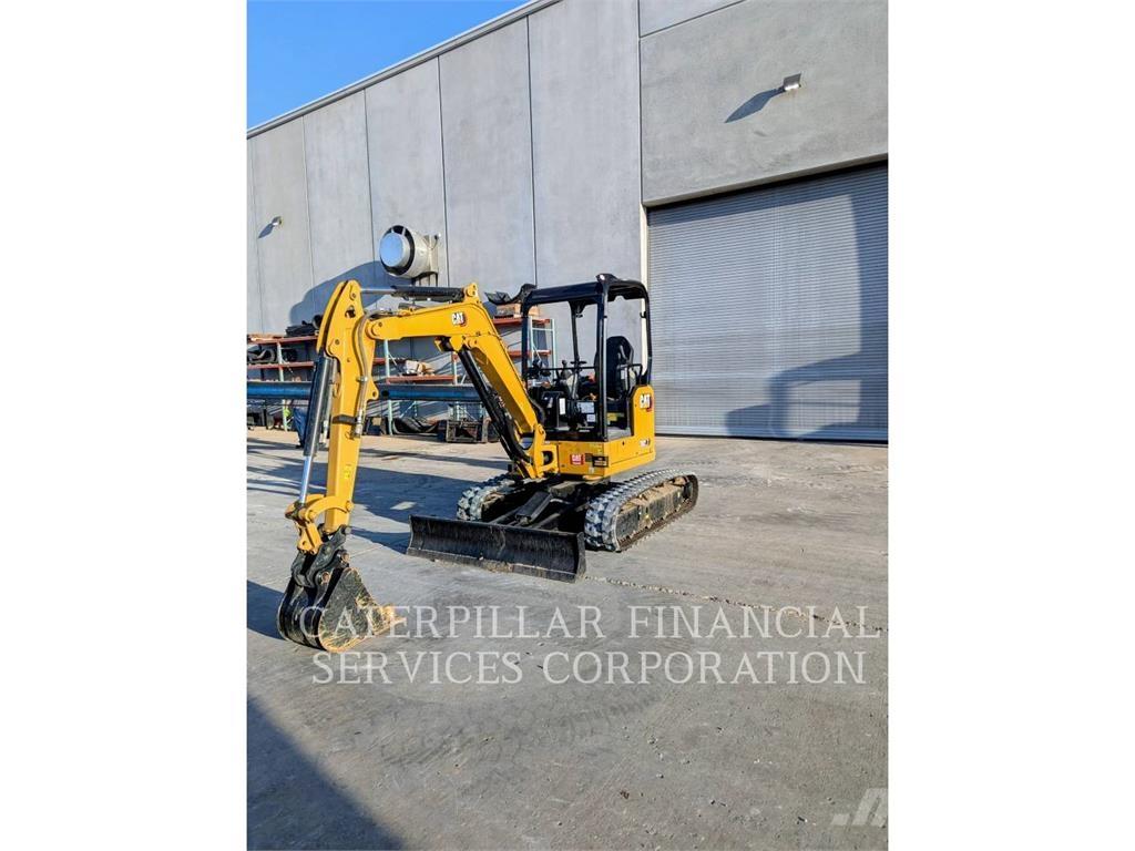 CAT 302.707CR 大型油圧ショベル12t以上（パワーショベル・ユンボ）