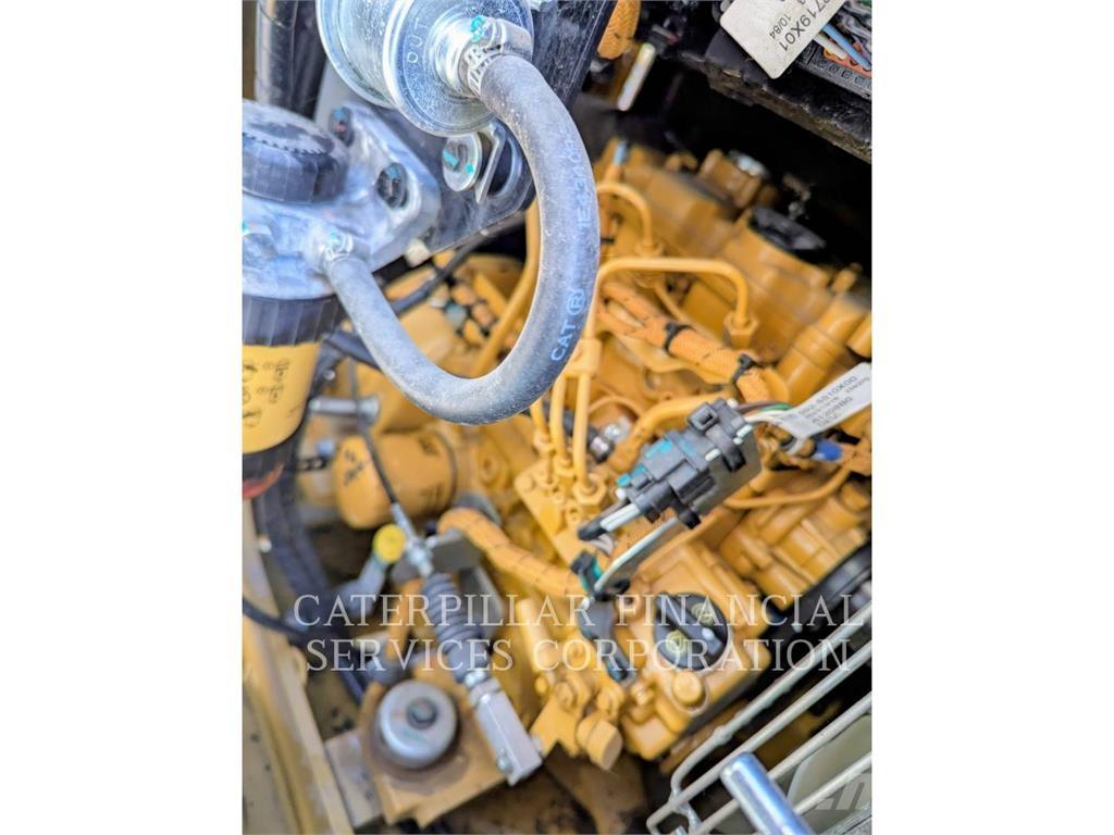 CAT 302.707CR 大型油圧ショベル12t以上（パワーショベル・ユンボ）