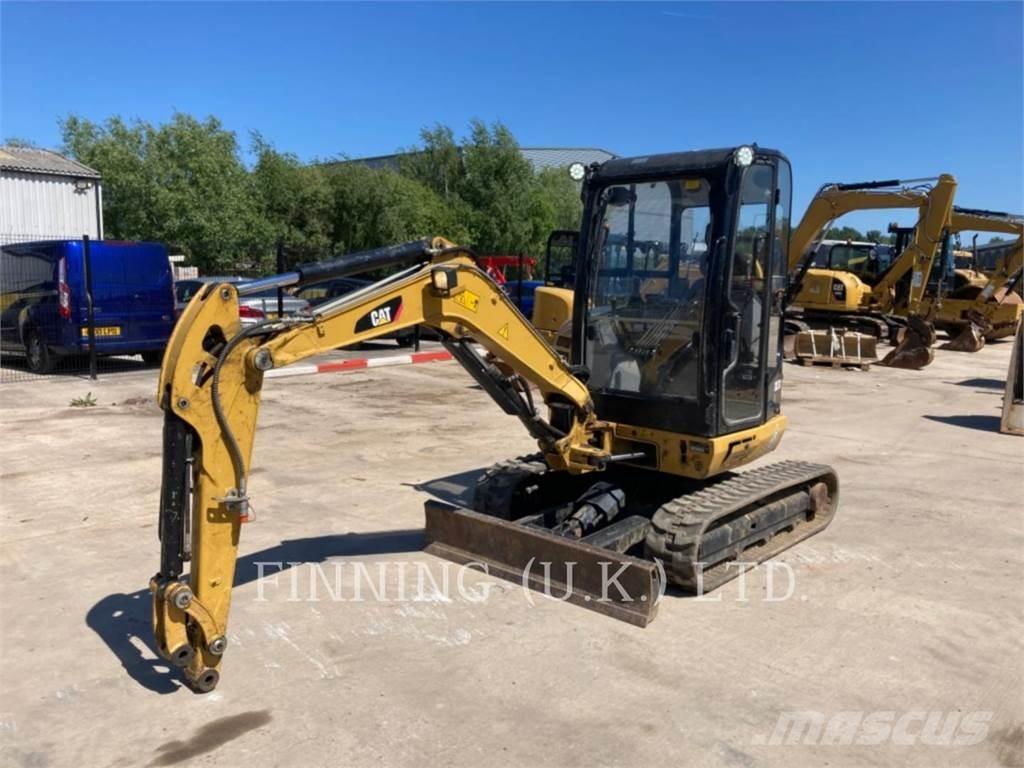 CAT 302.7D CAB 大型油圧ショベル12t以上（パワーショベル・ユンボ）